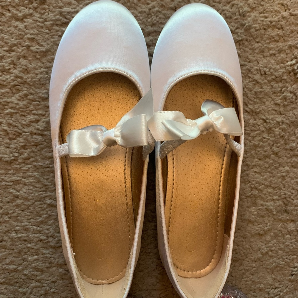 Size 1 girls shoes ivory